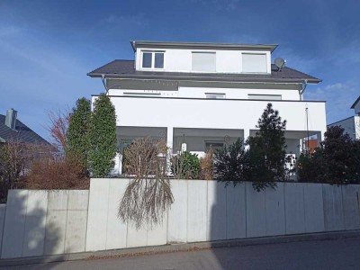 Freundliche 3-Zimmer-Wohnung mit EBK und Balkon in Ortenberg