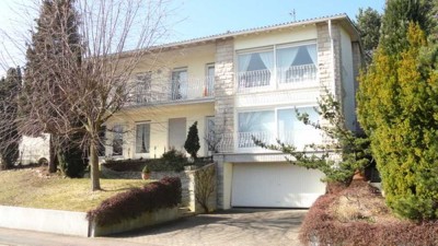 Schönes 3-Zimmer-Mehrfamilienhaus mit gehobener Innenausstattung und EBK in Saarbrücken