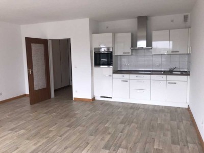 Sehr schönes Appartement im Grünen mit Balkon und Einbauküche