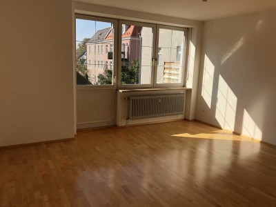 Geschmackvolle 2-Raum-Wohnung mit gehobener Innenausstattung in der Augsburger Innenstadt.