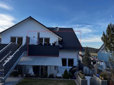 Moderne Wohnung mit Balkon und Einbauküche