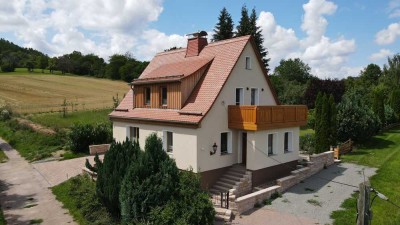 Einfamilienhaus inkl. Garage mit großem Grundstück in Waldrandlage