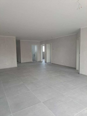 Freundliche 4-Zimmer-Wohnung mit geh. Innenausstattung mit Balkon in Bockenheim an der Weinstraße