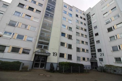 4-Zi-Wohnung mit 2 Balkonen und Garage in guter Lage! (Erbpacht)