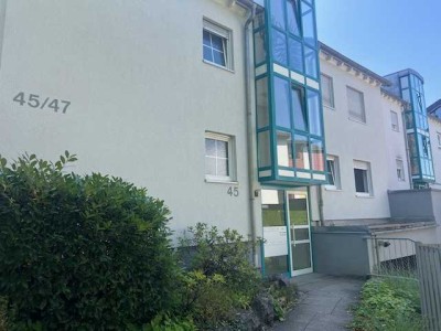 Stilvolle und helle 2-Zimmer Erdgeschosswohnung mit Einbauküche in Gerlingen