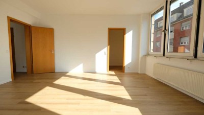 * Top zentral * Super schöne 2-Zi-Loftwohnung * Tiefgarage * Aufzug *