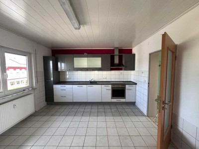 Helle  4-Zimmer-Wohnung mit Balkon in  Gernsheim