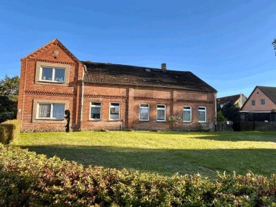 GROßZÜGIGES GRUNDSTÜCK, CHARMANTES ZUHAUSE