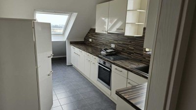 Möblierte, gepflegte 2-Raum-DG-Wohnung in Rosbach v. d. Höhe für z.B. kleine Familie
