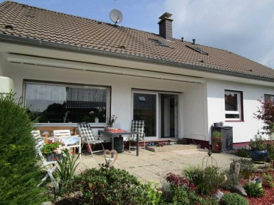 WINTERSCHEID, helles freist. Einfamilienhaus mit ca. 200 m² WNfl. ca. 643 m² Grst., Garage, Keller