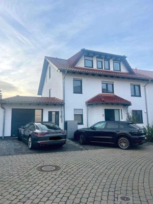 Neubau-Highlight: Stilvolles Einfamilienhaus mit separater Einliegerwohnung - Erstbezug!
