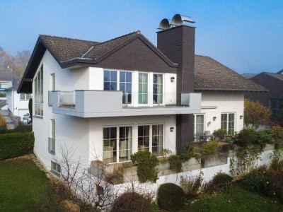 Klassisches Wohnflair: Großzügiges Haus in idyllischer Rüdesheimer Wohnlage