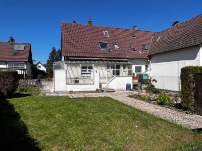 Günstiges, saniertes 6,5-Raum-Reihenendhaus mit EBK in Tiefenbronn
