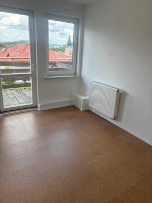 Schöne 2 ZKB Wohnung mit Balkon