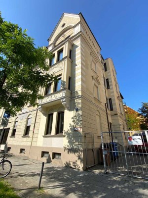 Exklusive kernsanierte Altbauwohnung – 5 Zimmer voller Charme