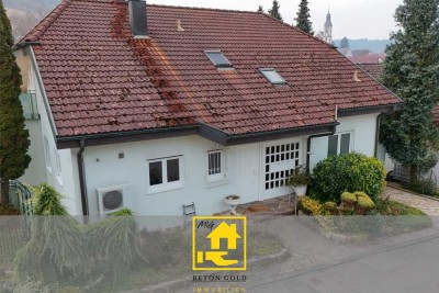 Seltenes Zweifamilienhaus in idyllischer Lage - Wohntraum in Dahenfeld!