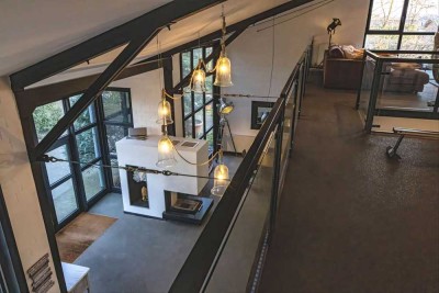 Luxuriöses Haus /Wohnimmobilie mit Gewerbeflächen, einem großen Einfamilienhaus und einem Blockhaus!