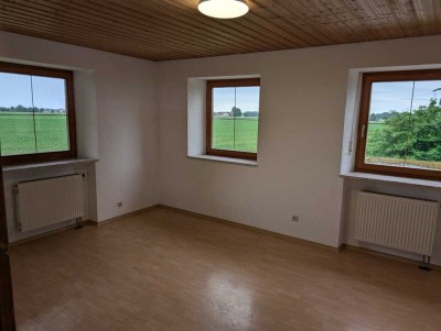 Vermietet wird eine Wohnung im ersten Stock in einer Traumhaften Alleinlage ohne Nachbarn.