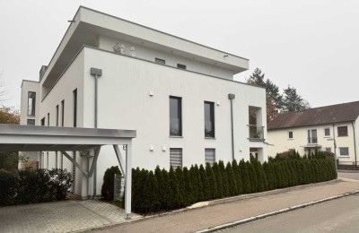 Luxuriöse und helle 4-Zimmer Erdgeschosswohnung (Neubau 2021) in Neu-Ulm mit Garten