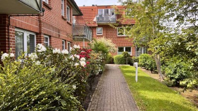 ***Freiheit mit großem Garten mitten in Lübeck-zentral-ruhig-fast schon ländlich...***