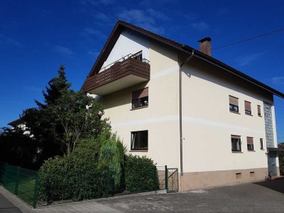 Schöne 3,5 Zimmer DG-Wohnung in Ortenaukreis, Lahr-Mietersheim