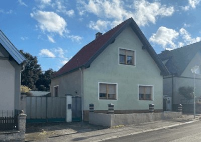 Wohnhaus samt Nebengebäude