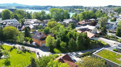 Zentral, Altbaumbestand und Attersee in Gehweite - Einfamilienhaus in Schörfling
