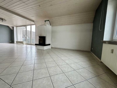 Großzügige 4-Zimmer-Wohnung mit Balkon & Schwedenofen in Liptingen - frisch renoviert zum 01.04.2025