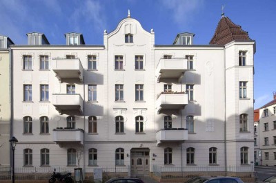 Bezugsfreie 2-Zimmer-Wohnung in saniertem Altbau in Potsdam Babelsberg