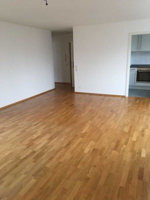 Geschmackvolle, gepflegte 3-Raum-Wohnung mit geh. Innenausstattung mit Balkon und EBK