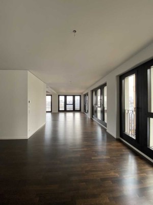 Lichtdurchflutetes Penthouse im Herzen von Berlin