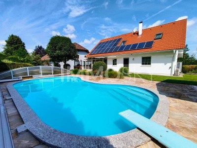 Wohntraum am Puls der Zeit- samt Garten, Pool, XL Garage, Kellerbar