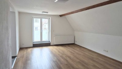 Ansprechende 4-Zimmer-DG-Wohnung mit gehobener Innenausstattung mit Balkon und EBK in Sulz a. N.