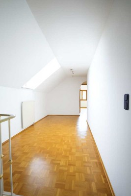 Erstbezug nach Sanierung mit Balkon: Geschmackvolle 2-Raum-Wohnung in ruhiger Lage