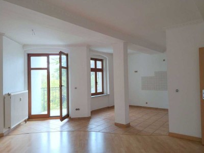 Gemütliche Dachwohnung mit Balkon !