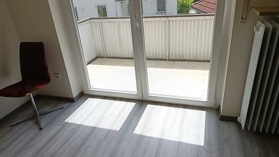 Schöne 3-Zimmer-Wohnung mit Balkon und Einbauküche in Neuendettelsau