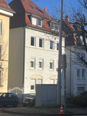 Helle 3-Zimmer-Wohnung mit EBK und Balkon im grünen Umfeld