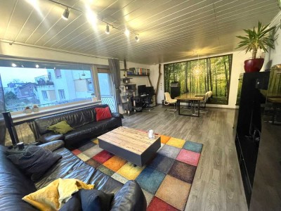 Charmante 3-Zimmerwohnung mit Balkon und 1 Garage (Optional)
