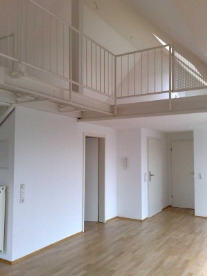 Sehr schöne 2-3 Zimmer -  DG Galeriewohnung (Grundfläche ca. 100 m²)