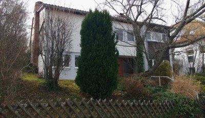 Wohntraum - renovierungsbedürftige Villa in bester Lage