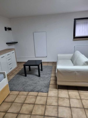 Möblierte 1-Zimmer-Souterrain-Wohnung in Kirchheim nur an Wochenendheimfahrer