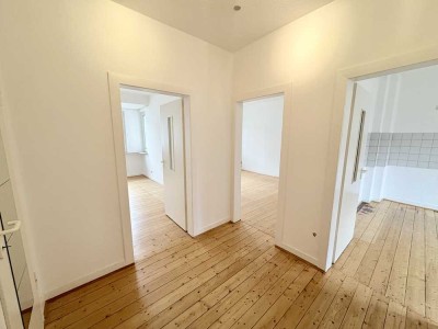Altbauflair trifft Komfort: 2-Zimmer-Wohnung mit Balkon in Altenbochum