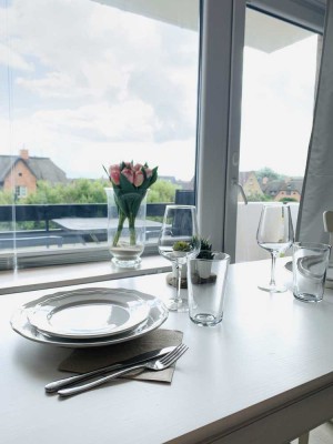 Neuwertige Wohnung mit einem Zimmer sowie Balkon und Einbauküche in List