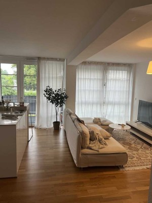 Exklusive 2-Zimmer-Wohnung mit gehobener Innenausstattung mit Balkon und Einbauküche in Usingen