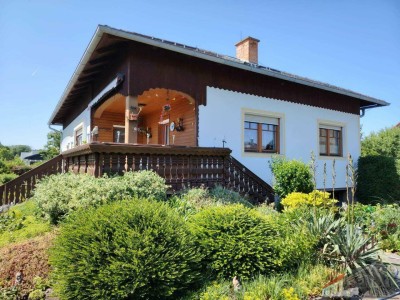 Einfamilienhaus in versteckter, ruhiger Siedlungslage (Sackgasse) mit schönem Garten wartet auf nette Familie!