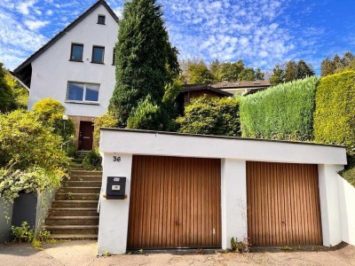 Alleinstehendes, modern saniertes Traumhaus im Grünen