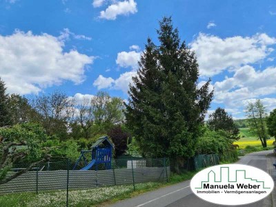 Hier können Sie einziehen: Modernisierte 4 Zi.-ETW. mit Balkon, Gartenanteil u. St/Pl.