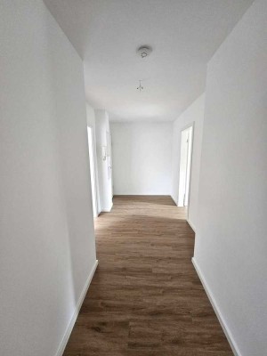 WG-Geeignet: Kernsanierte 3-Zimmer-Wohnung mit EBK und Balkon im Südviertel
