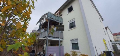 3-Zimmerwohnung mit großem Balkon in begrünter Lage