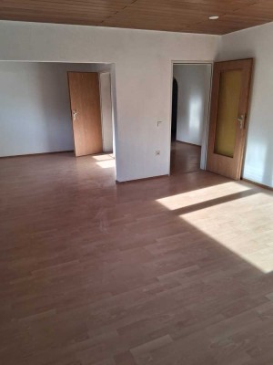 Helle 4-Zimmer Wohnung